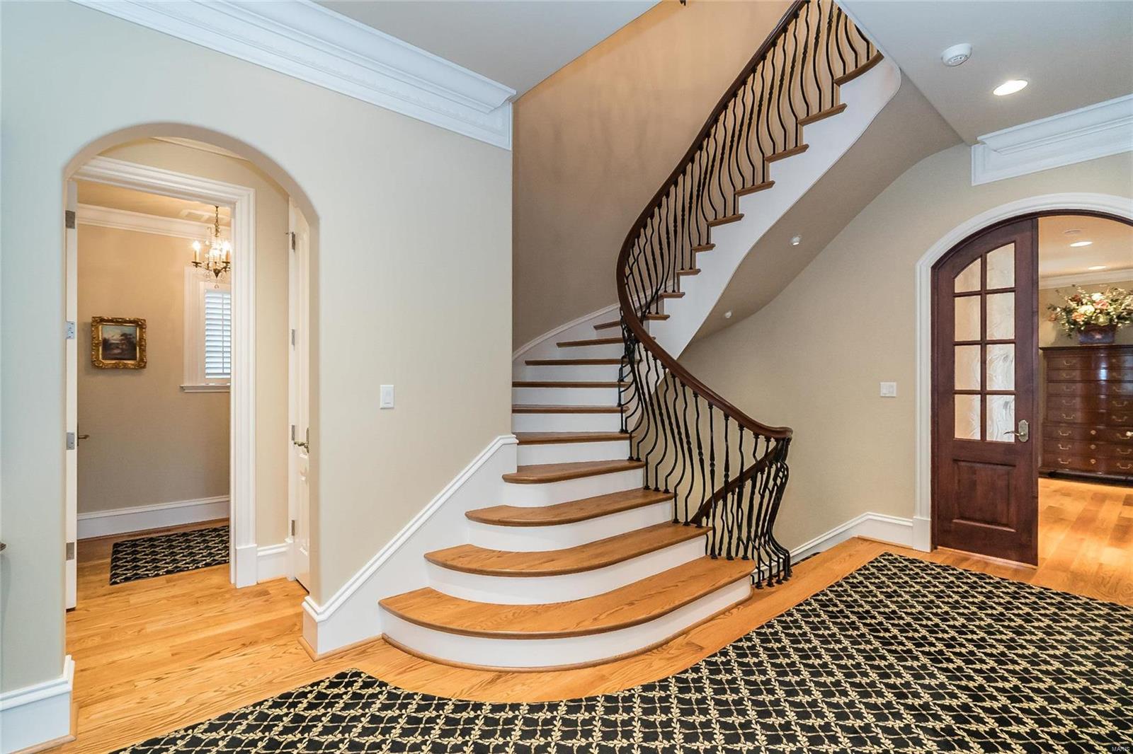 2 Radnor Road Huntleigh, MO 63131 - Photo 17 of 40