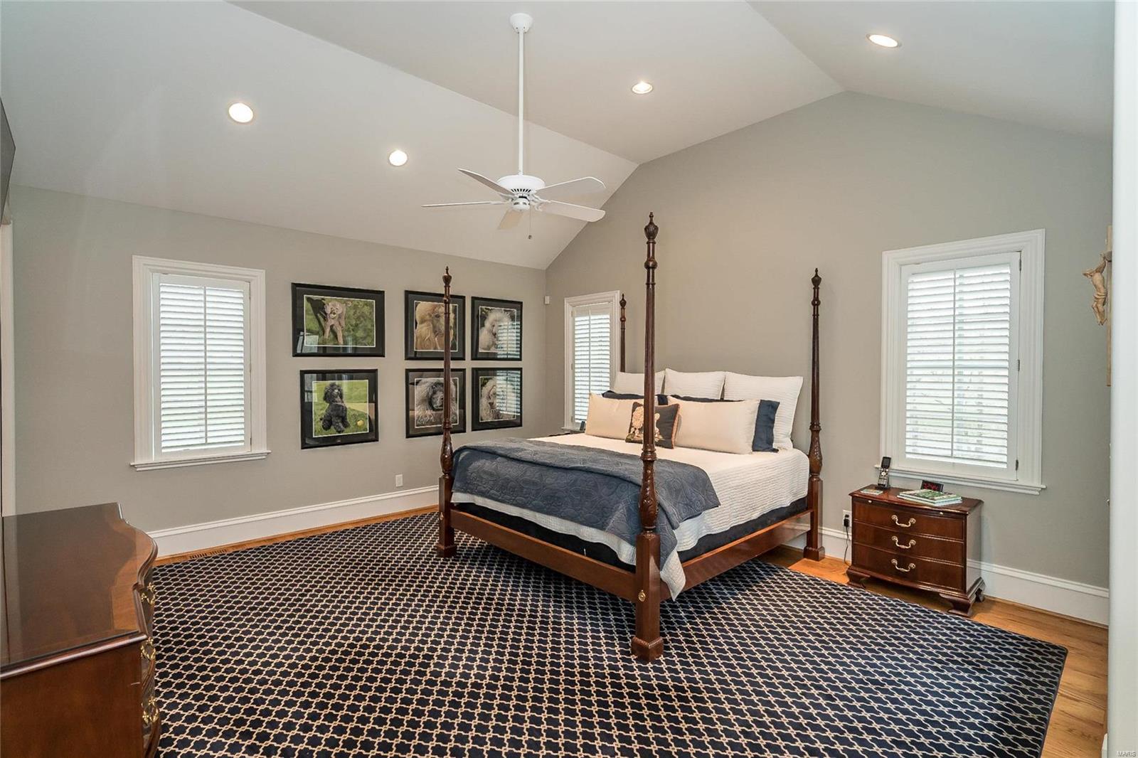 2 Radnor Road Huntleigh, MO 63131 - Photo 19 of 40