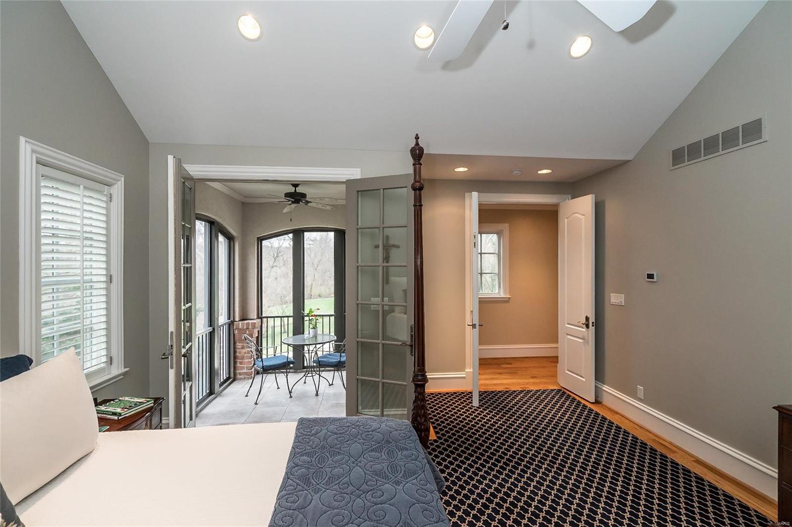 2 Radnor Road Huntleigh, MO 63131 - Photo 21 of 40