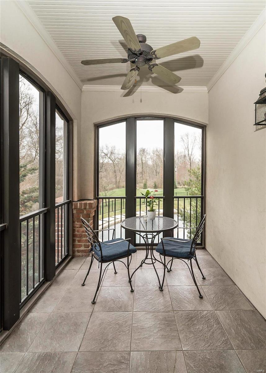 2 Radnor Road Huntleigh, MO 63131 - Photo 22 of 40