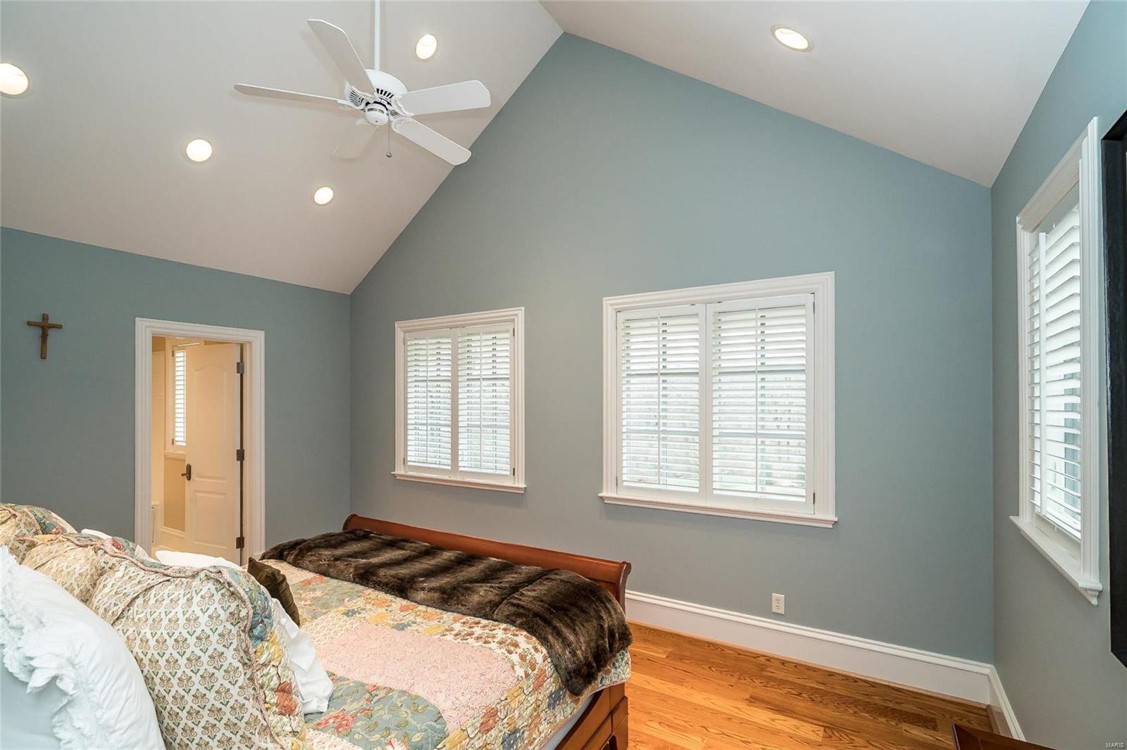 2 Radnor Road Huntleigh, MO 63131 - Photo 28 of 40