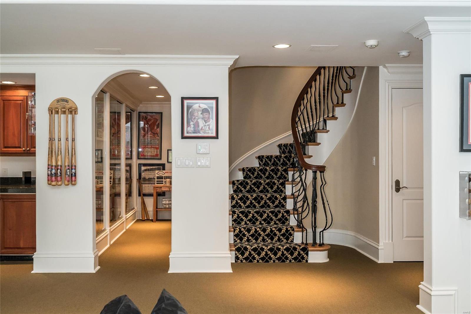 2 Radnor Road Huntleigh, MO 63131 - Photo 31 of 40