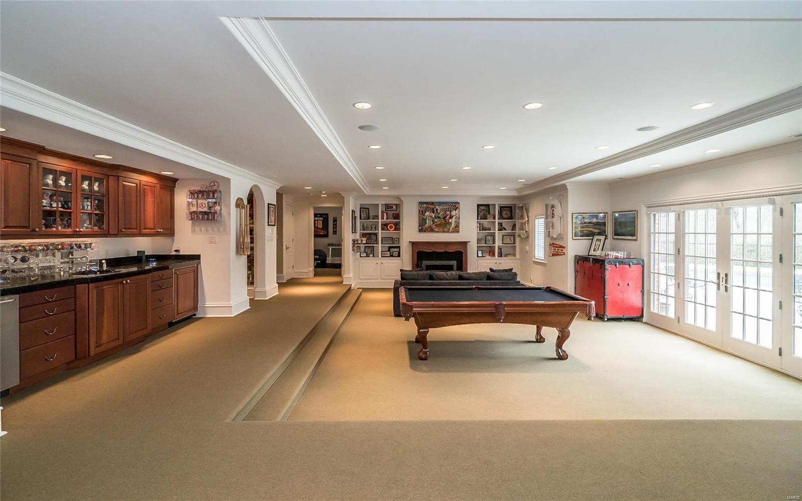 2 Radnor Road Huntleigh, MO 63131 - Photo 32 of 40