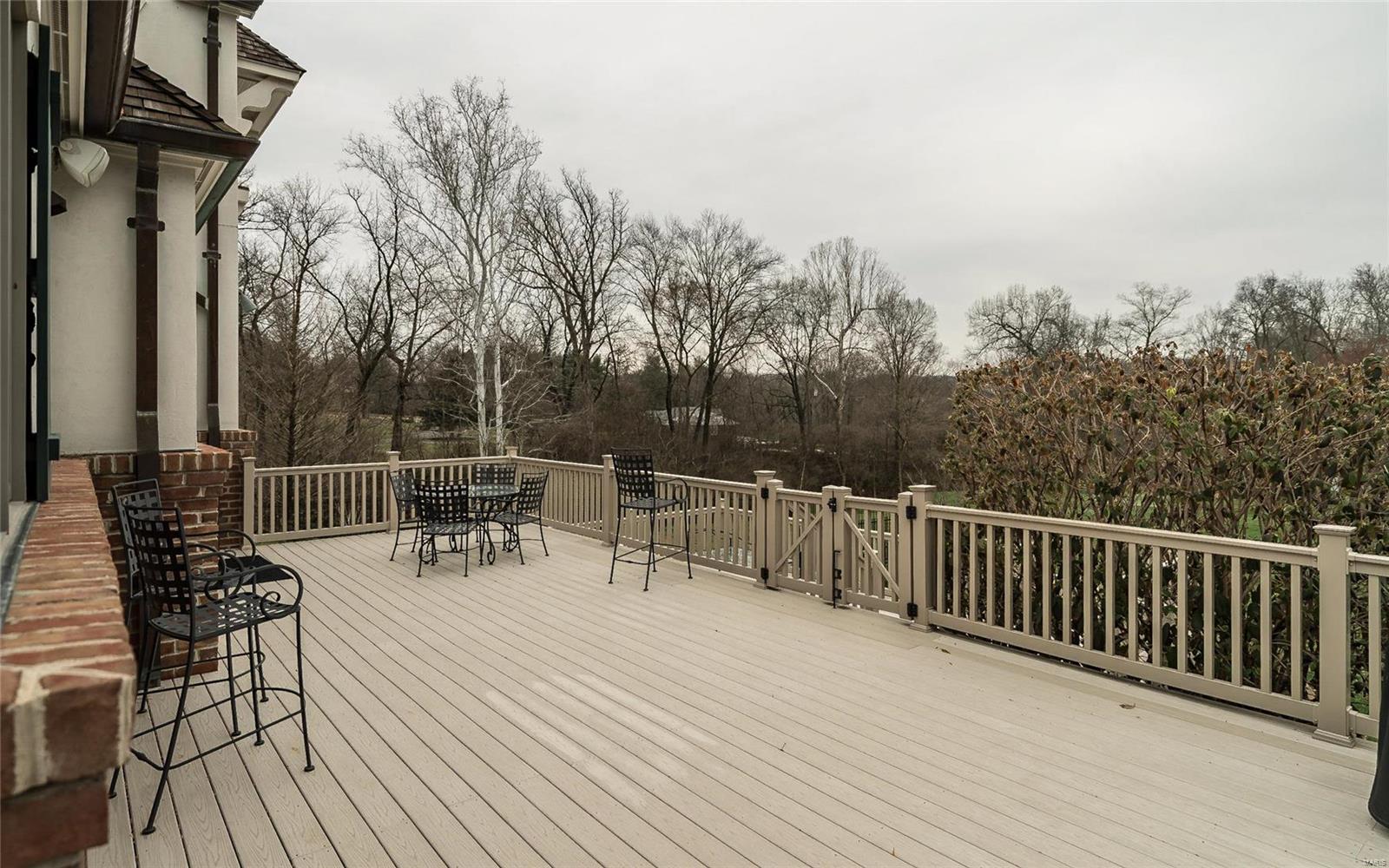 2 Radnor Road Huntleigh, MO 63131 - Photo 35 of 40