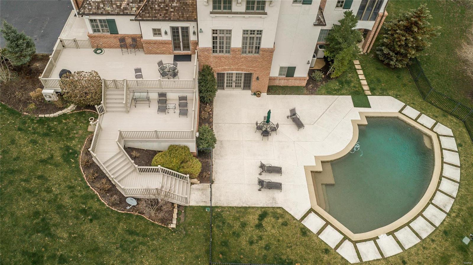 2 Radnor Road Huntleigh, MO 63131 - Photo 39 of 40