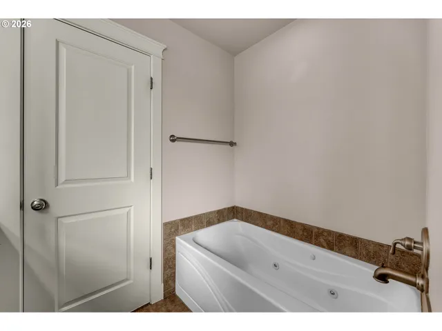 $525,000 | 11422 Northwest 29th Avenue, Vancouver, WA 98685