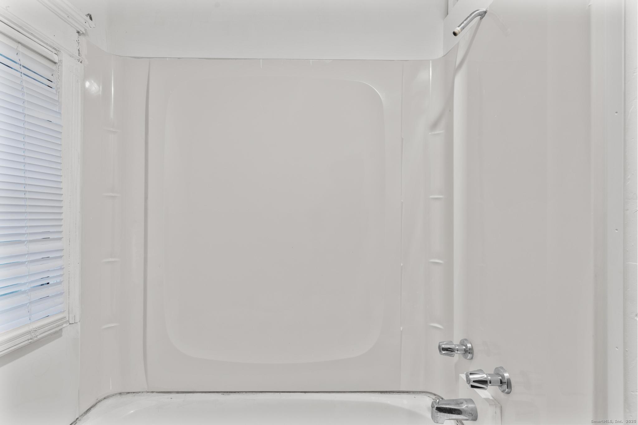 77 Wall Street Waterbury, CT 06704 - Photo 2 of 16