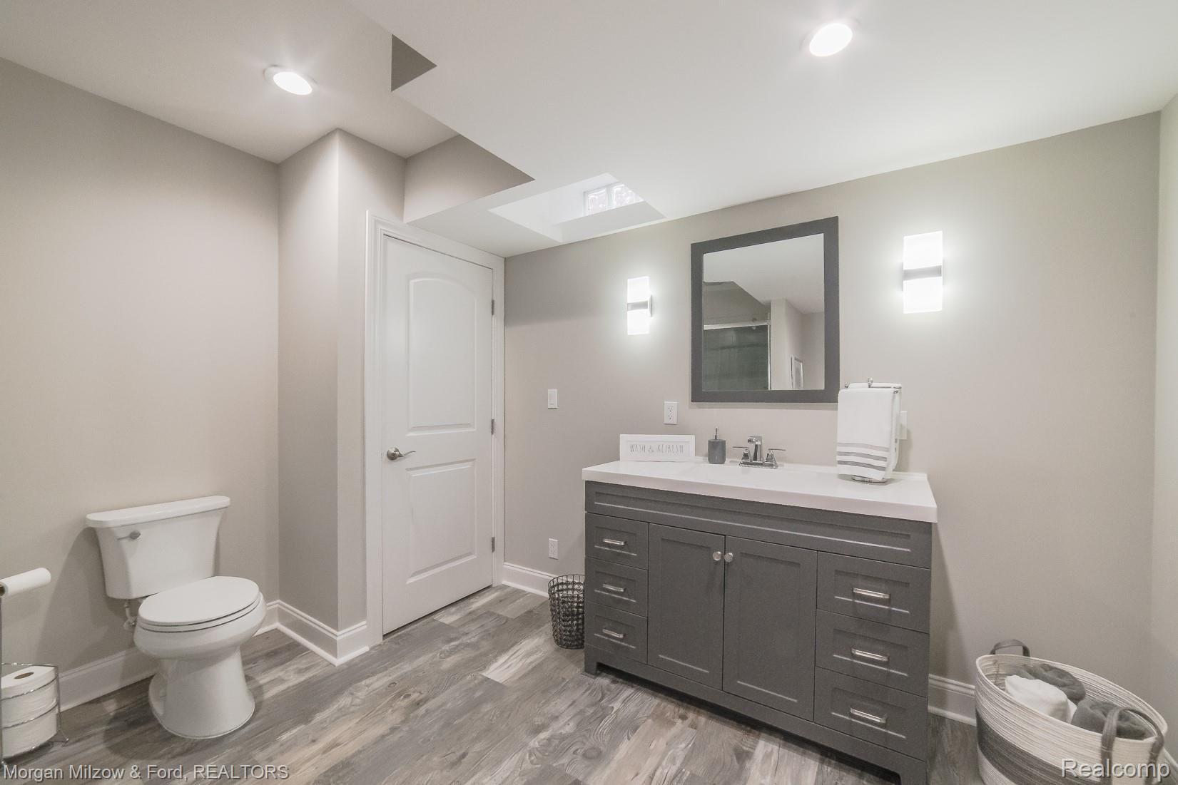 5490 Woodfall Road Clarkston, MI 48348 - Photo 26 of 50 5490 Woodfall-27.jpg