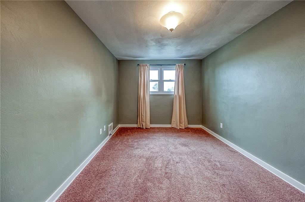 1566 Greentree Road Pittsburgh, PA 15220 - Photo 18 of 28 Gallery Image 18