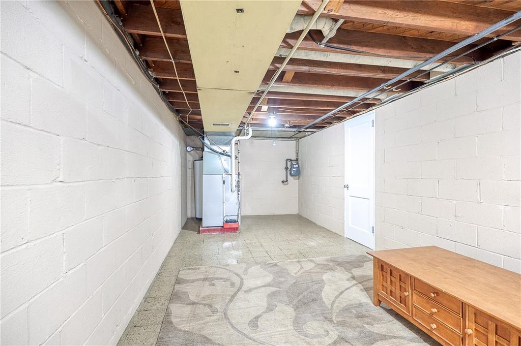 1566 Greentree Road Pittsburgh, PA 15220 - Photo 21 of 28 Gallery Image 21