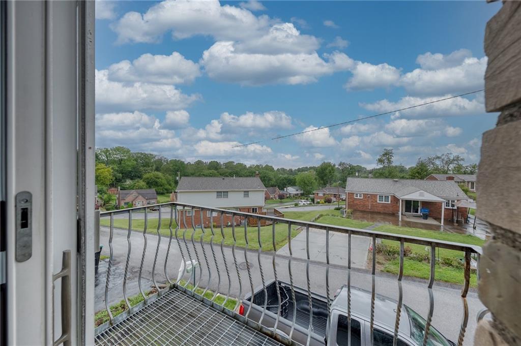 1566 Greentree Road Pittsburgh, PA 15220 - Photo 24 of 28 Gallery Image 24