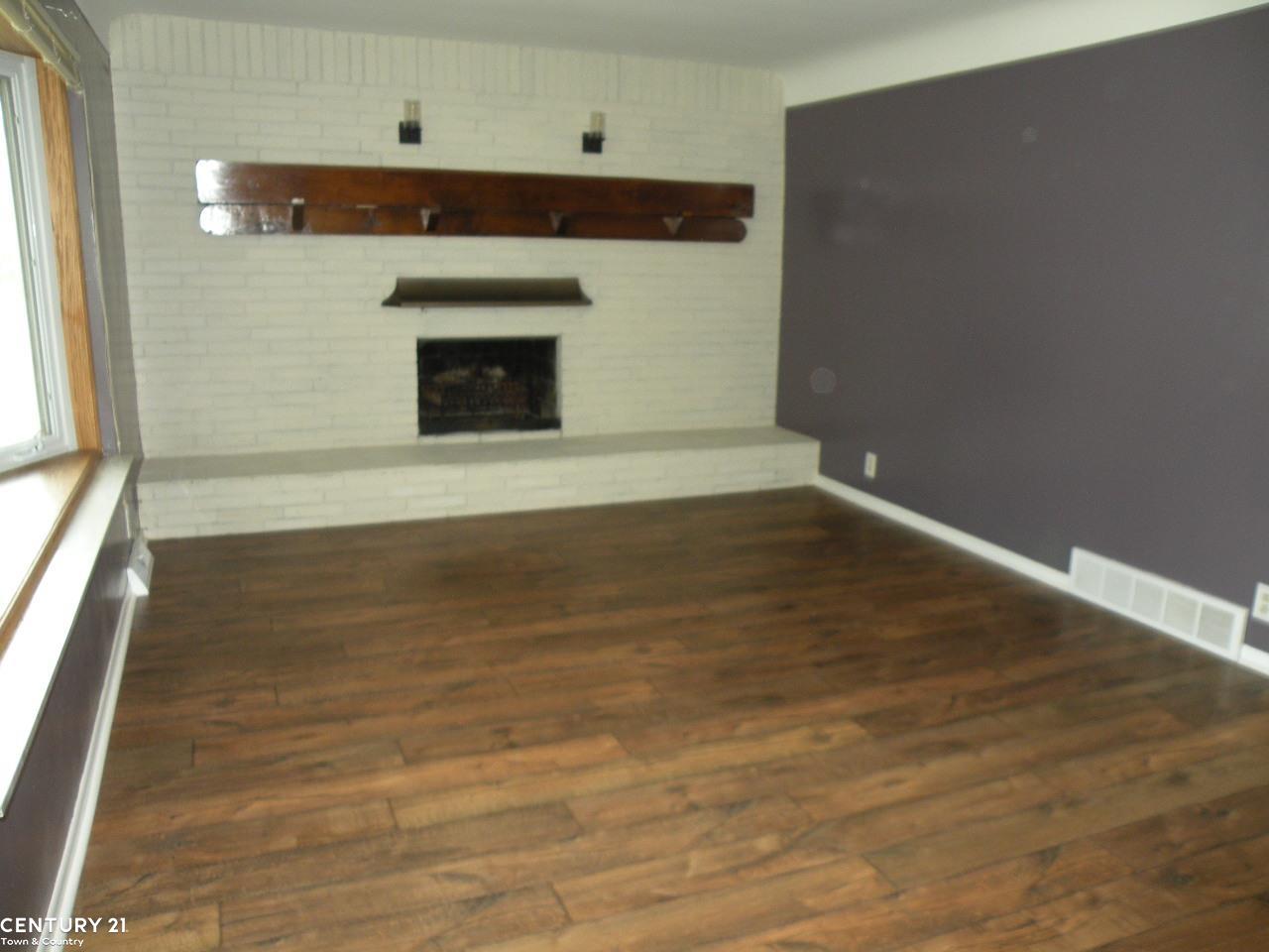 984 Capac Road Allenton, MI 48002 - Photo 5 of 38