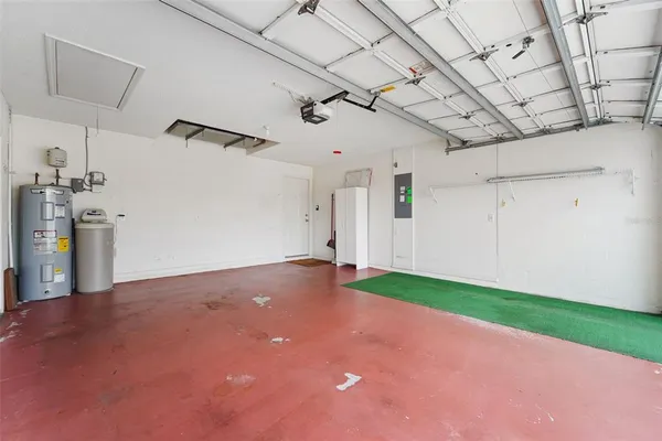 a view of a livingroom with a garage