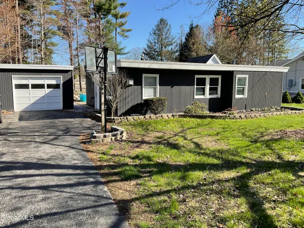 $199,900 | 2940 West Lydius Street, Guilderland, NY 12303