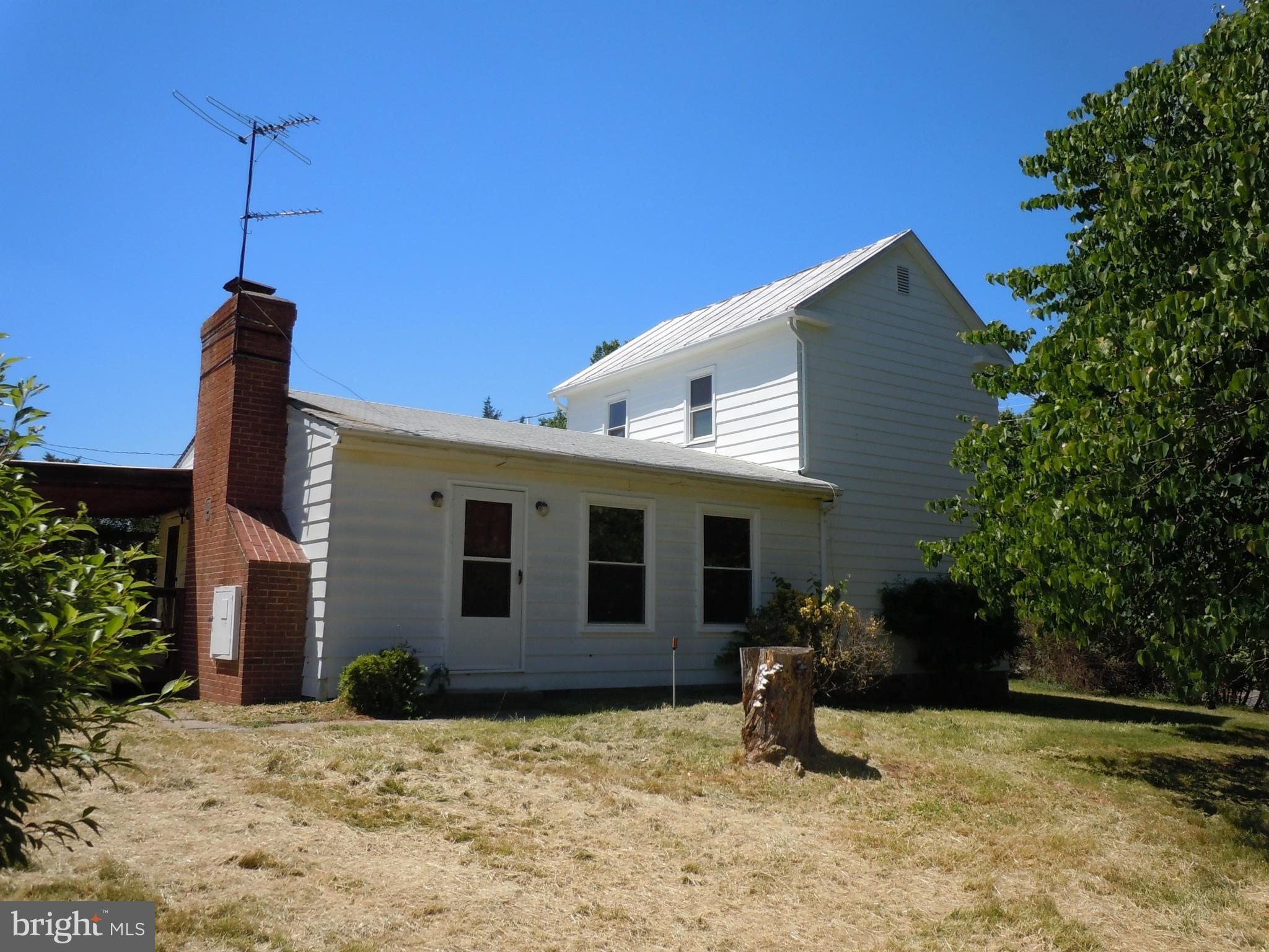 7401 Signal Hill Road Manassas, VA 20111 - Photo 4 of 19 Exterior (Rear)
