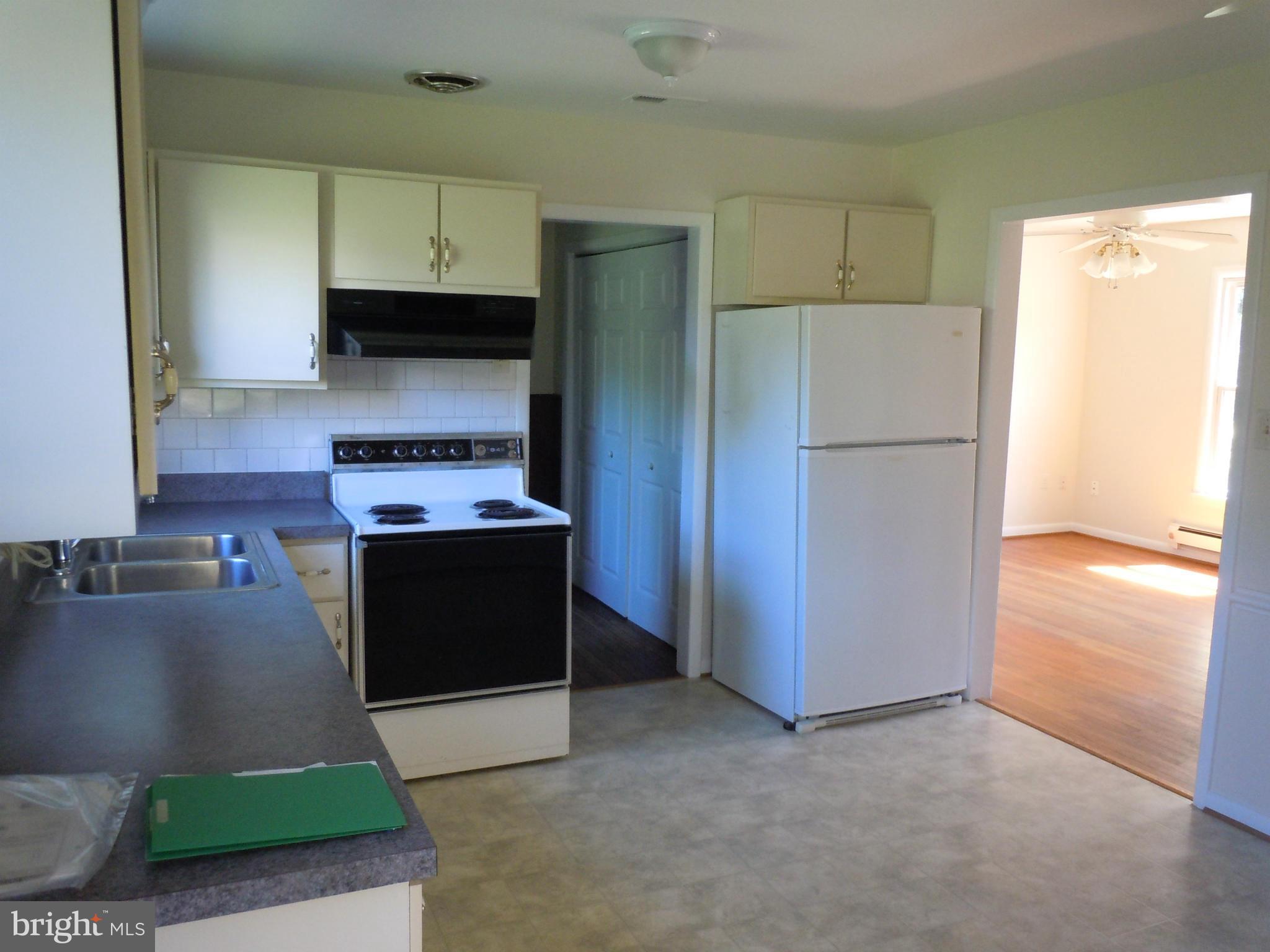 7401 Signal Hill Road Manassas, VA 20111 - Photo 5 of 19 Kitchen