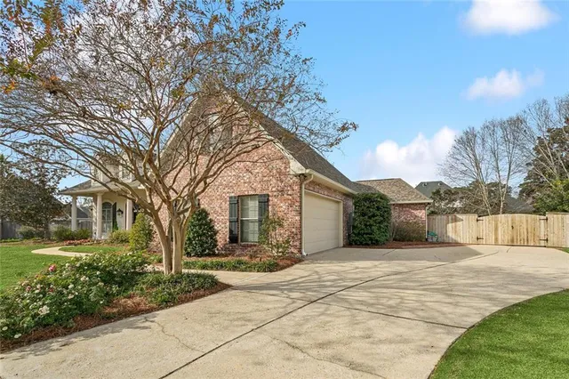 $699,000 | 471 Bridalwood Drive, Mandeville, LA 70448