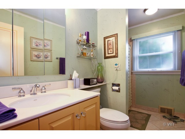 1408 Sunset Ridge Road Glenview, IL 60025 - Photo 11 of 15