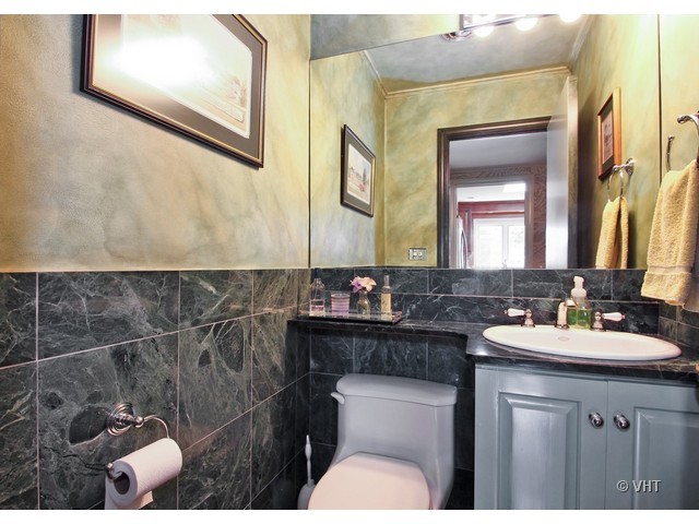 1408 Sunset Ridge Road Glenview, IL 60025 - Photo 13 of 15