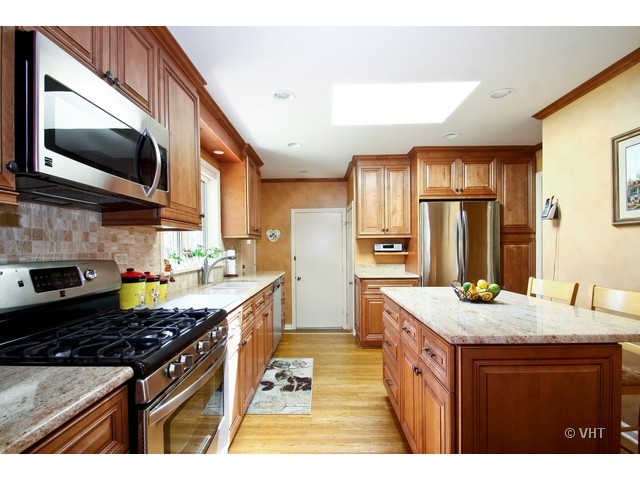 1408 Sunset Ridge Road Glenview, IL 60025 - Photo 3 of 15