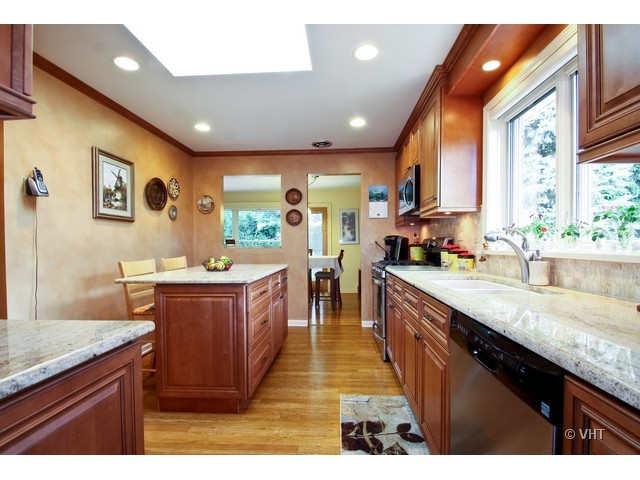 1408 Sunset Ridge Road Glenview, IL 60025 - Photo 4 of 15