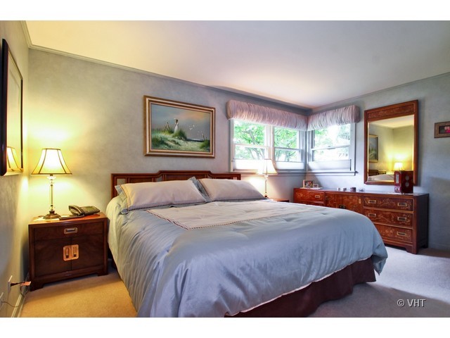 1408 Sunset Ridge Road Glenview, IL 60025 - Photo 8 of 15