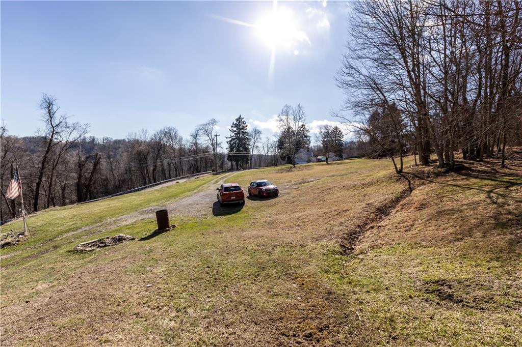 411 Mowry Road Monaca, PA 15061 - Photo 12 of 26
