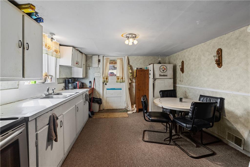 411 Mowry Road Monaca, PA 15061 - Photo 15 of 26