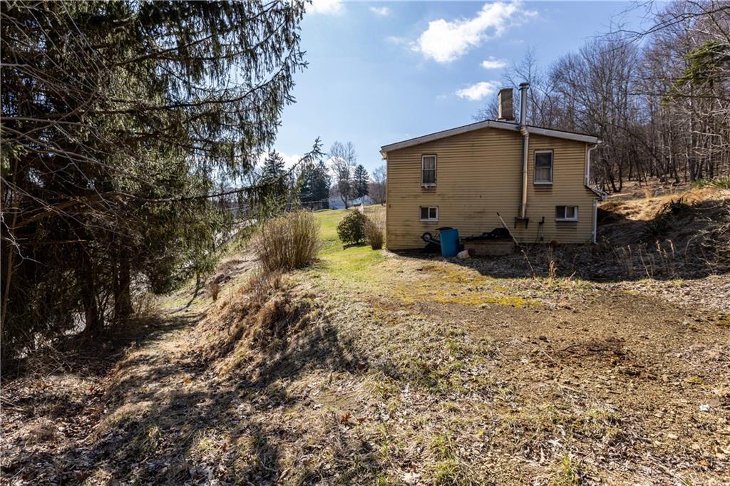 411 Mowry Road Monaca, PA 15061 - Photo 3 of 26