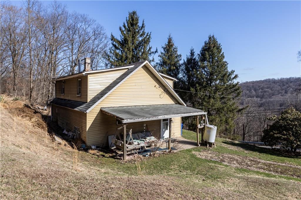 411 Mowry Road Monaca, PA 15061 - Photo 4 of 26