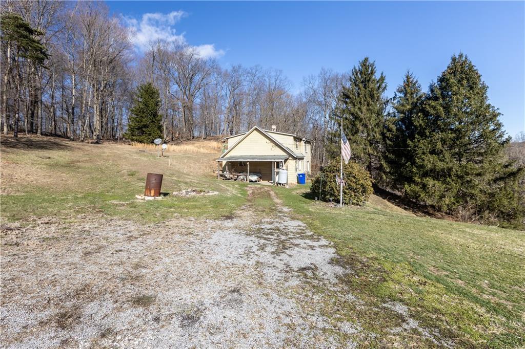 411 Mowry Road Monaca, PA 15061 - Photo 5 of 26