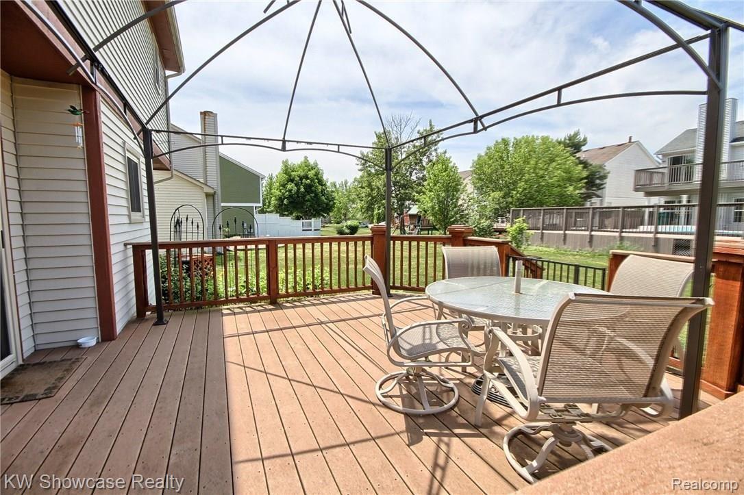 3380 Riverside Drive Canton, MI 48188 - Photo 28 of 31 Deck_2nd_View.jpg