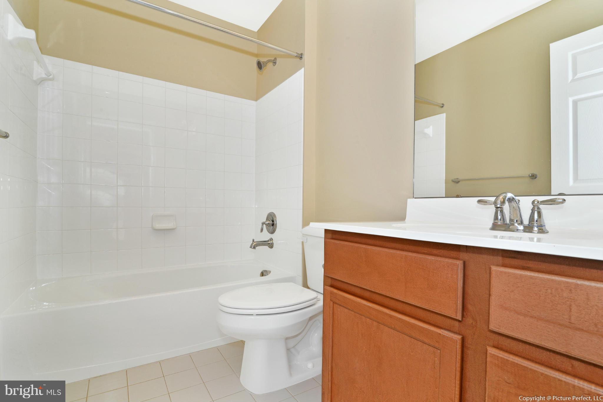 2119 Artillery Road Frederick, MD 21702 - Photo 20 of 26 Hall bath