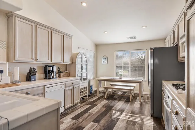 $425,000 | Undisclosed Address, Bakersfield, CA 93312