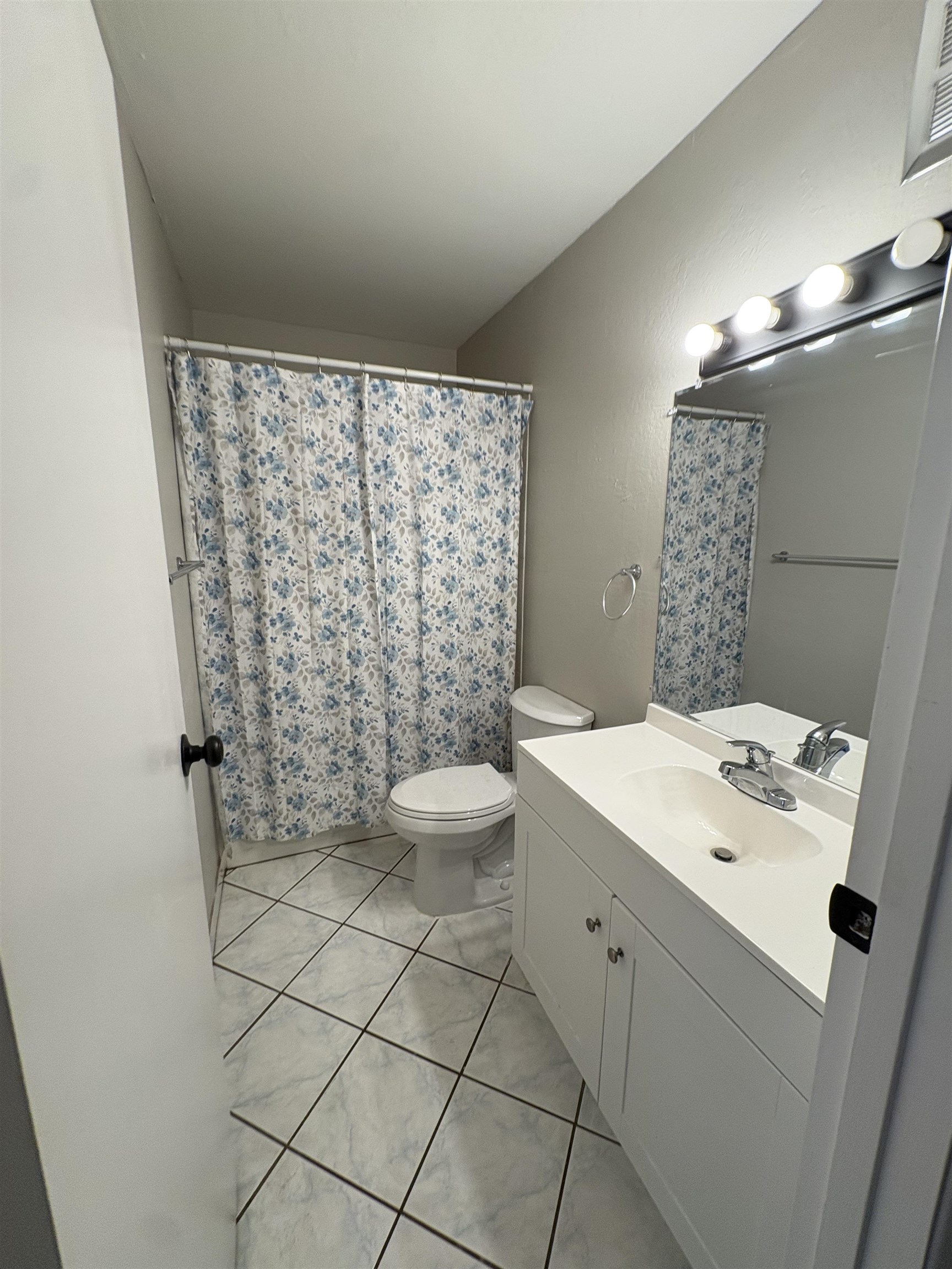 715 South Kihei Road, Unit D240 Kihei, HI 96753 - Photo 5 of 6