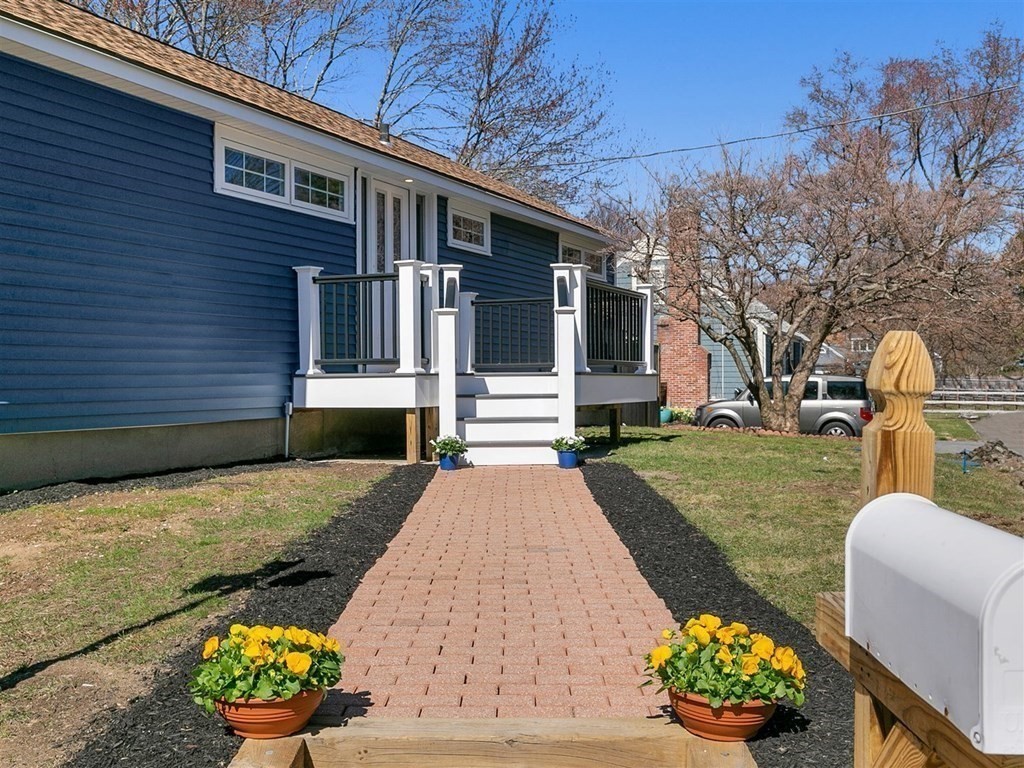 2 Sunset Lane Hamilton, MA 01982 - Photo 3 of 32 Gallery Image 3