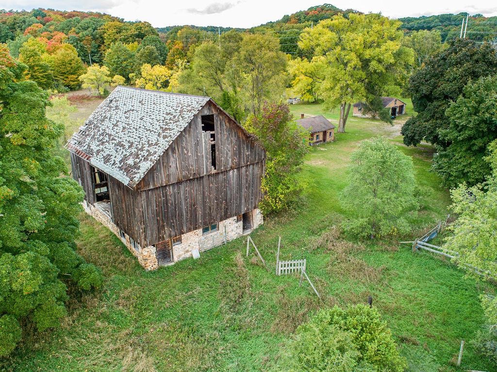 980 South Herman Road Suttons Bay, MI 49682 - Photo 20 of 43 1905755-19.JPG