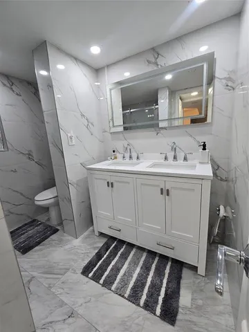 $1,700 | 3400 Blue Lake Drive, Unit 604, Pompano Beach, FL 33064