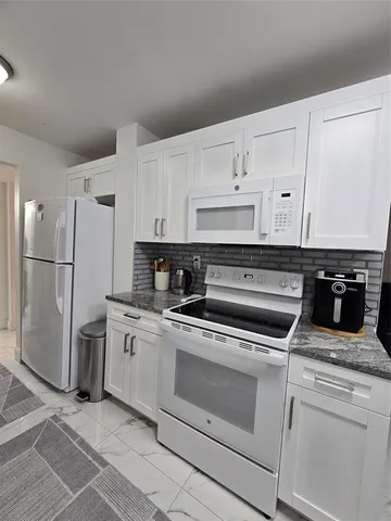 $1,700 | 3400 Blue Lake Drive, Unit 604, Pompano Beach, FL 33064