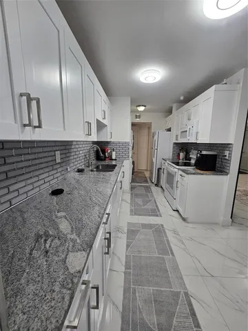 $1,700 | 3400 Blue Lake Drive, Unit 604, Pompano Beach, FL 33064