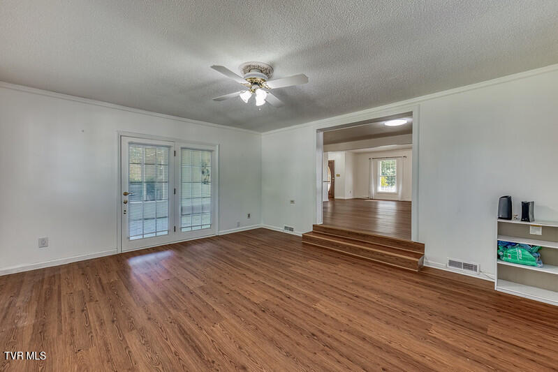 1805 Broadmoor Road Johnson City, TN 37604 - Photo 24 of 55 1805 Broadmoor Rd reshoot-22-L