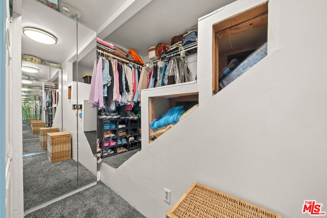 5732 6th Avenue Los Angeles, CA 90043 - Photo 20 of 22 a view of an entryway with wooden floor and windows