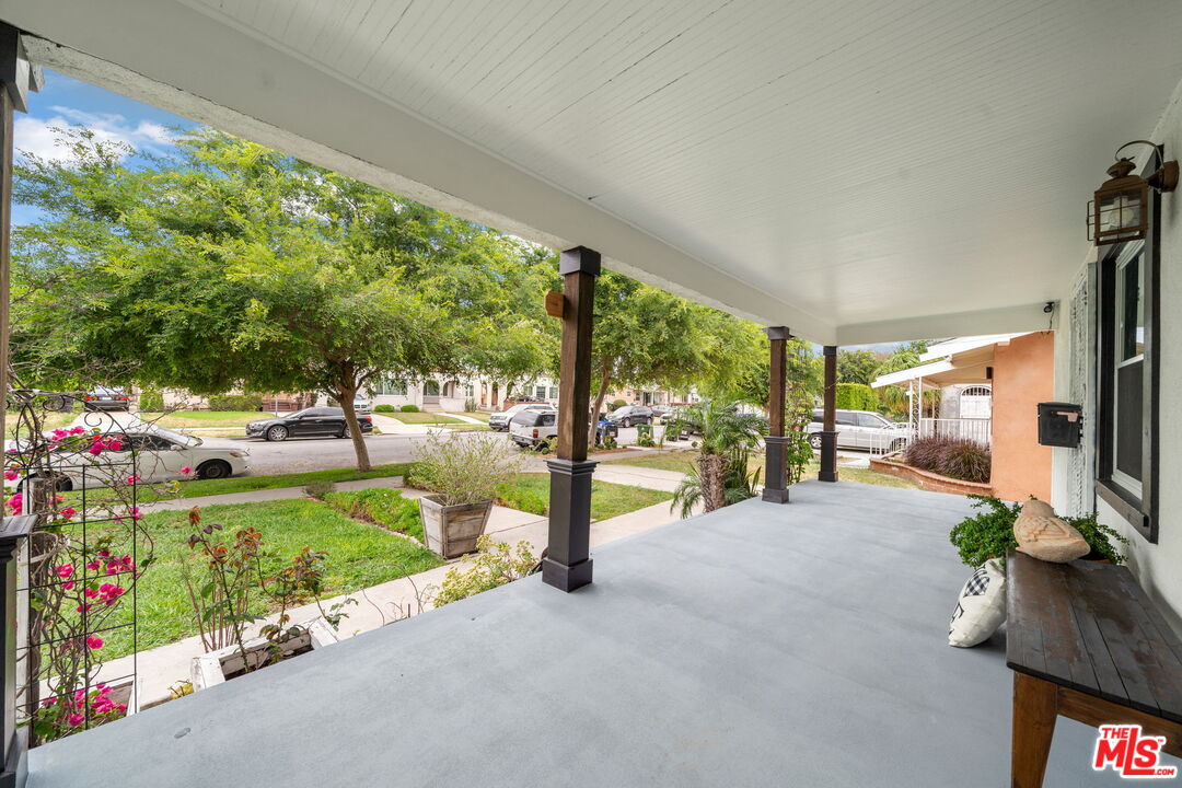 5732 6th Avenue Los Angeles, CA 90043 - Photo 2 of 22 a view of living room with furniture and garden view
