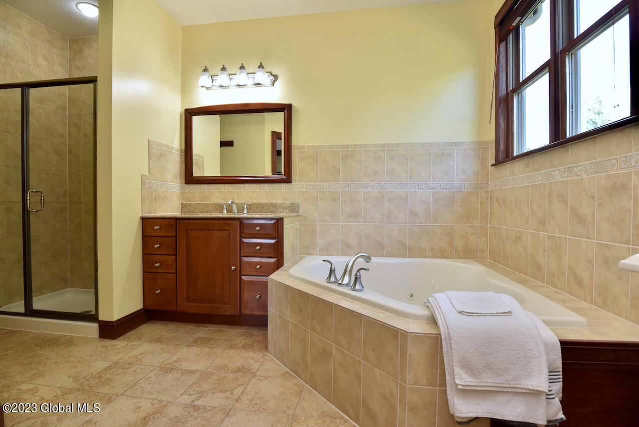 120 Vosburgh Road Halfmoon, NY 12118 - Photo 34 of 55 38