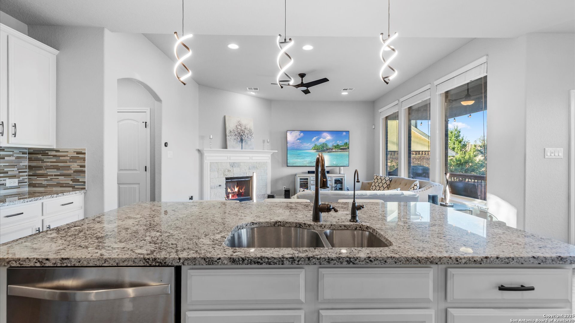 28802 Front Gate Fair Oaks Ranch, TX 78015 - Photo 14 of 35