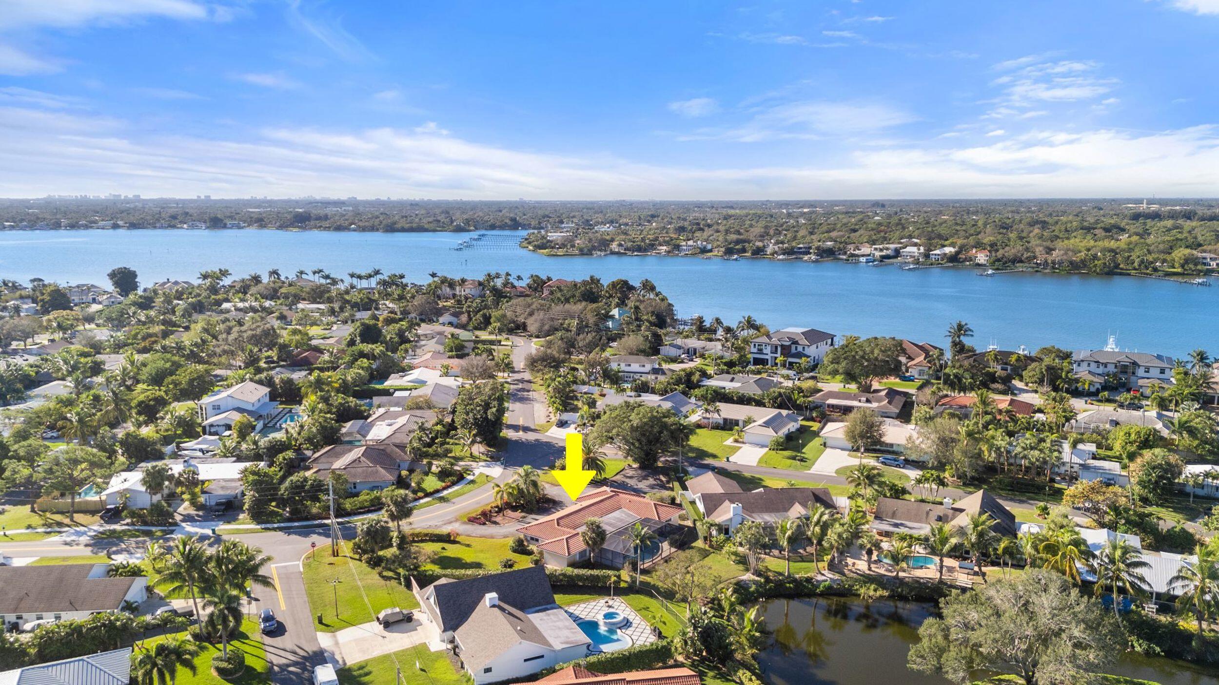 42 Golfview Drive Tequesta, FL 33469 - Photo 7 of 29 12_dji_20250127093659_0073_d_1