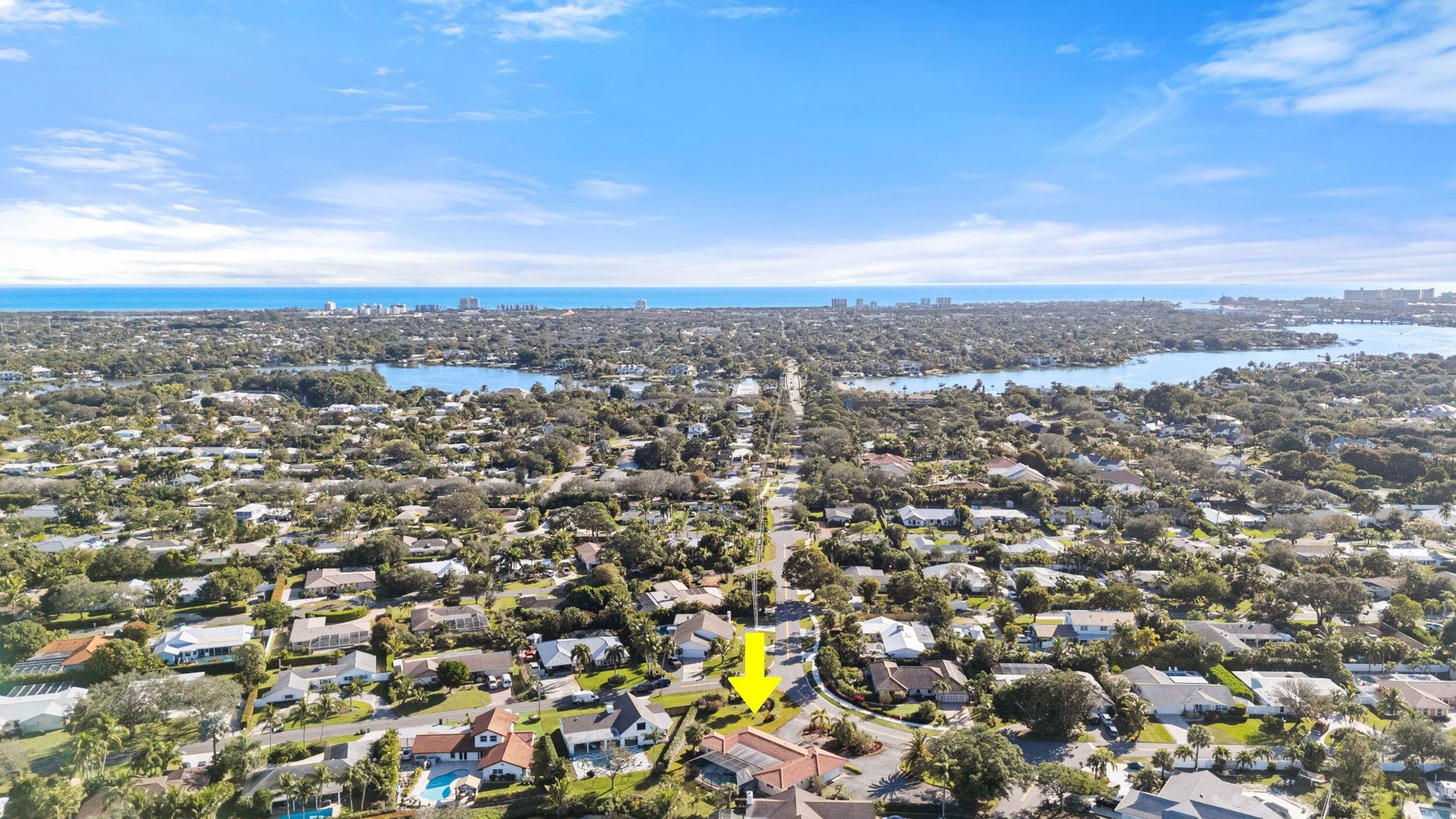 42 Golfview Drive Tequesta, FL 33469 - Photo 9 of 29 16_dji_20250127093847_0093_d_1