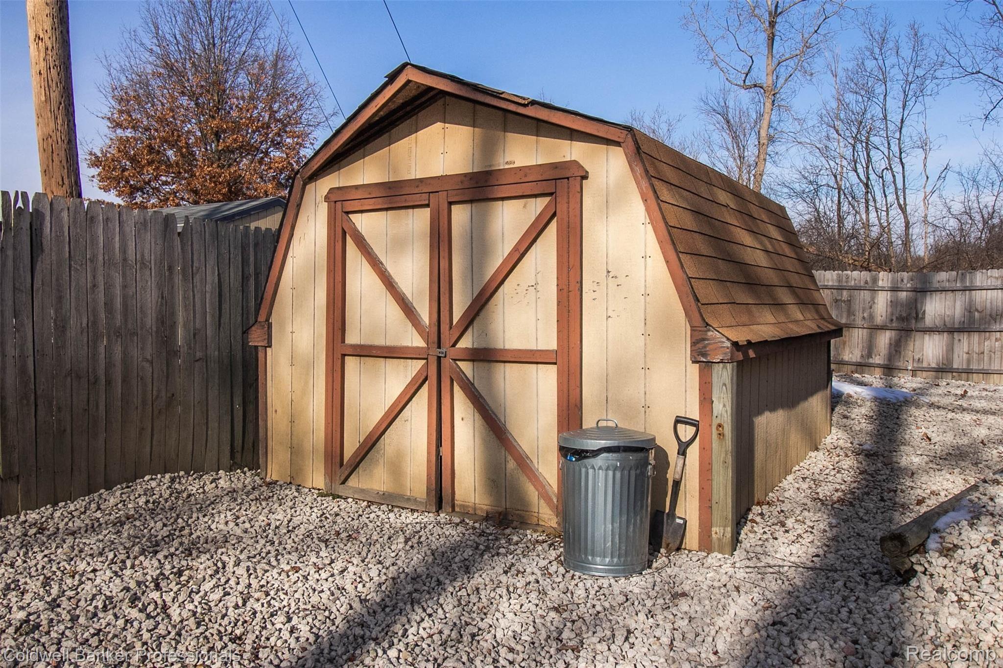 2550 Simpson Drive Rochester, MI 48309 - Photo 33 of 39 55.jpg