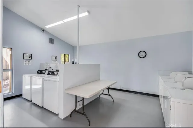 $2,690 | 1421 North Sunrise Way, Palm Springs, CA 92262