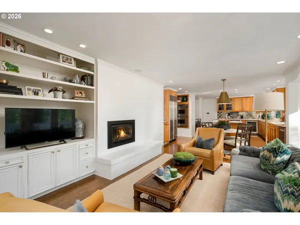 $1,295,000 | 722 Southwest Westwood Drive, Portland, OR 97239